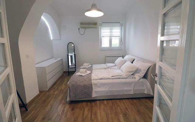Apartman Tina Novi Sad Esterno foto