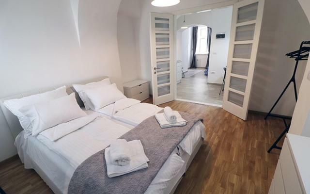 Apartman Tina Novi Sad Esterno foto